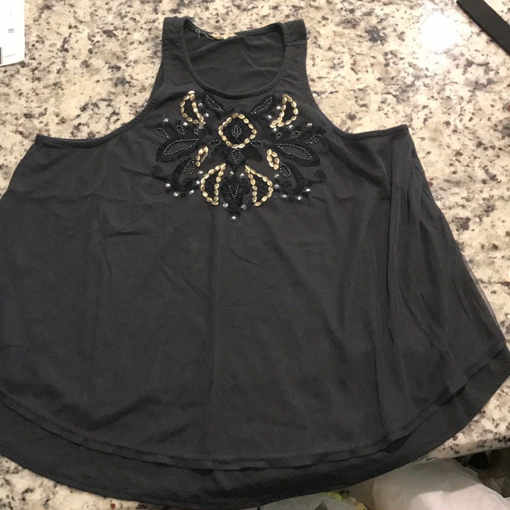 Hollister Tank